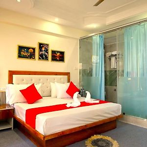 The Grand Palace Scenic Mountain View By Anvi Resort In Nainital